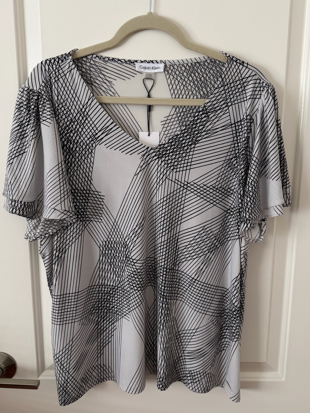 Calvin Klein Black & Gray Geometric V-Neck Blouse